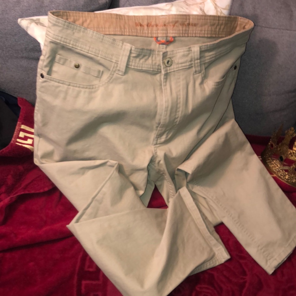 Pants…it’s stretches smoothly 😁😁😁🔥🔥🔥👑🇺🇸🇺🇸💯